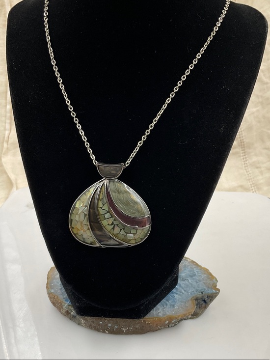 Lia Sophia Jewelry - SilverCableChainFeaturing A TeardropMosaicPendantFeaturing Olive,Burgundy,Bronze